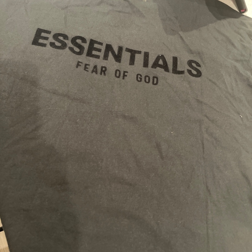 Essentials t-shirt size M